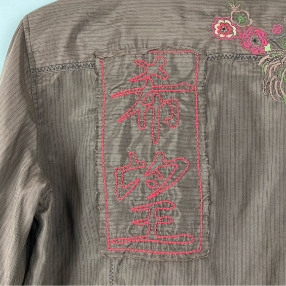 Chico’s size 1 Medium Women’s Brown Floral Embroidered Silk/Cotton Blend Shirt - Picture 8 of 8